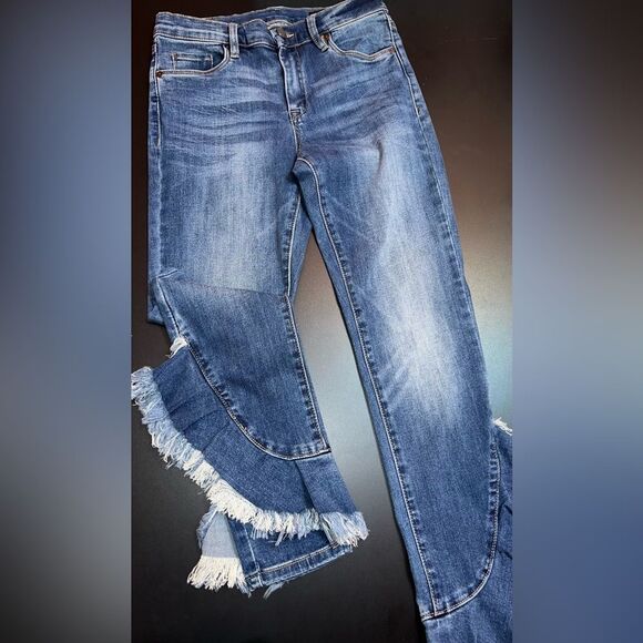 [BLANKNYC] Ruffle Flare Bottom Blue Denim Jeans Size 28 EUC - Picture 2 of 10